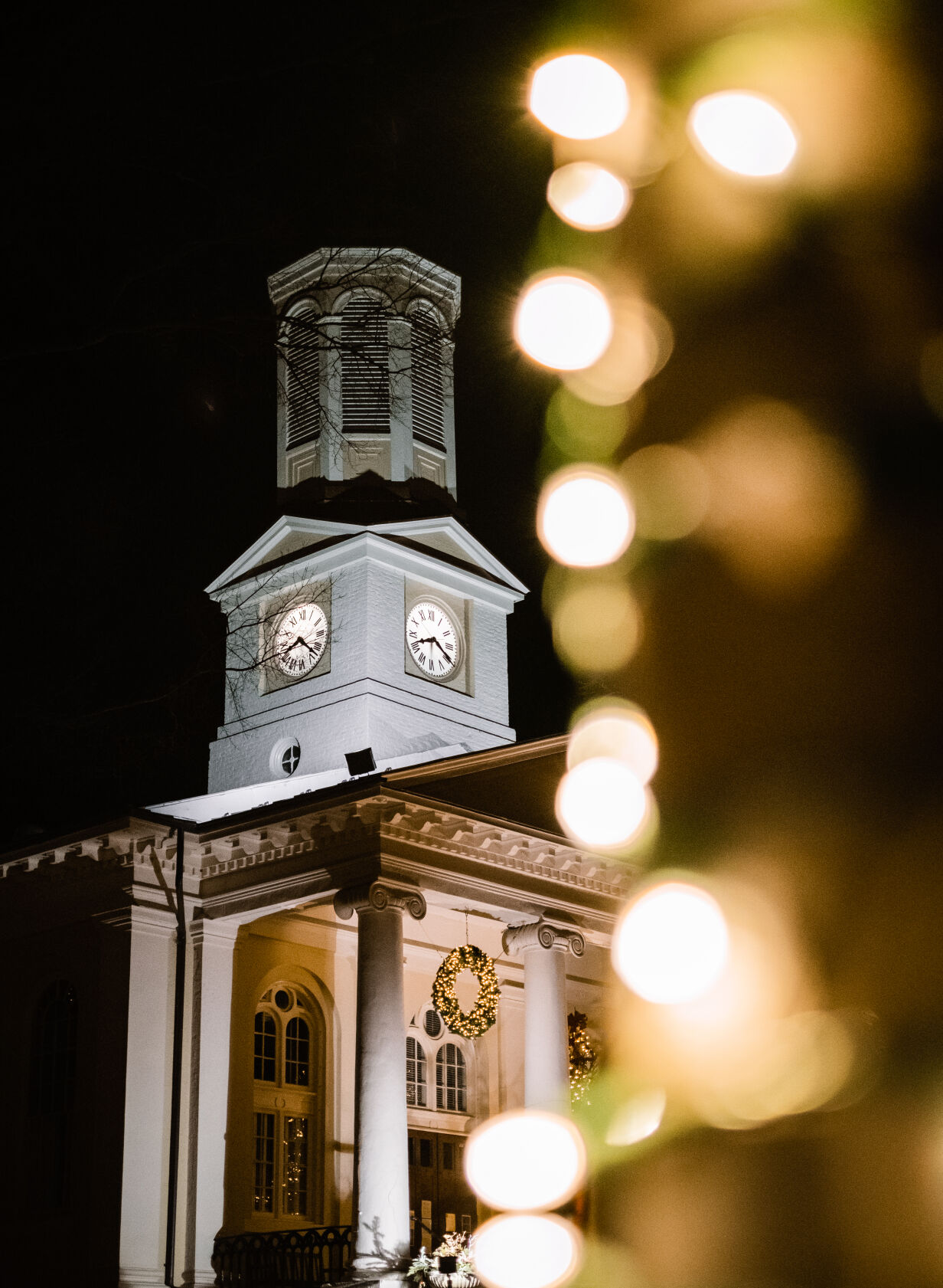 photo_ft_news_xmas lights main street warrenton-1.jpg